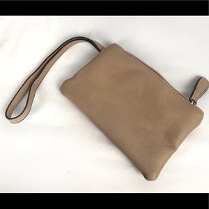 ✨JOY SUSAN | Light Tan Wristlet✨